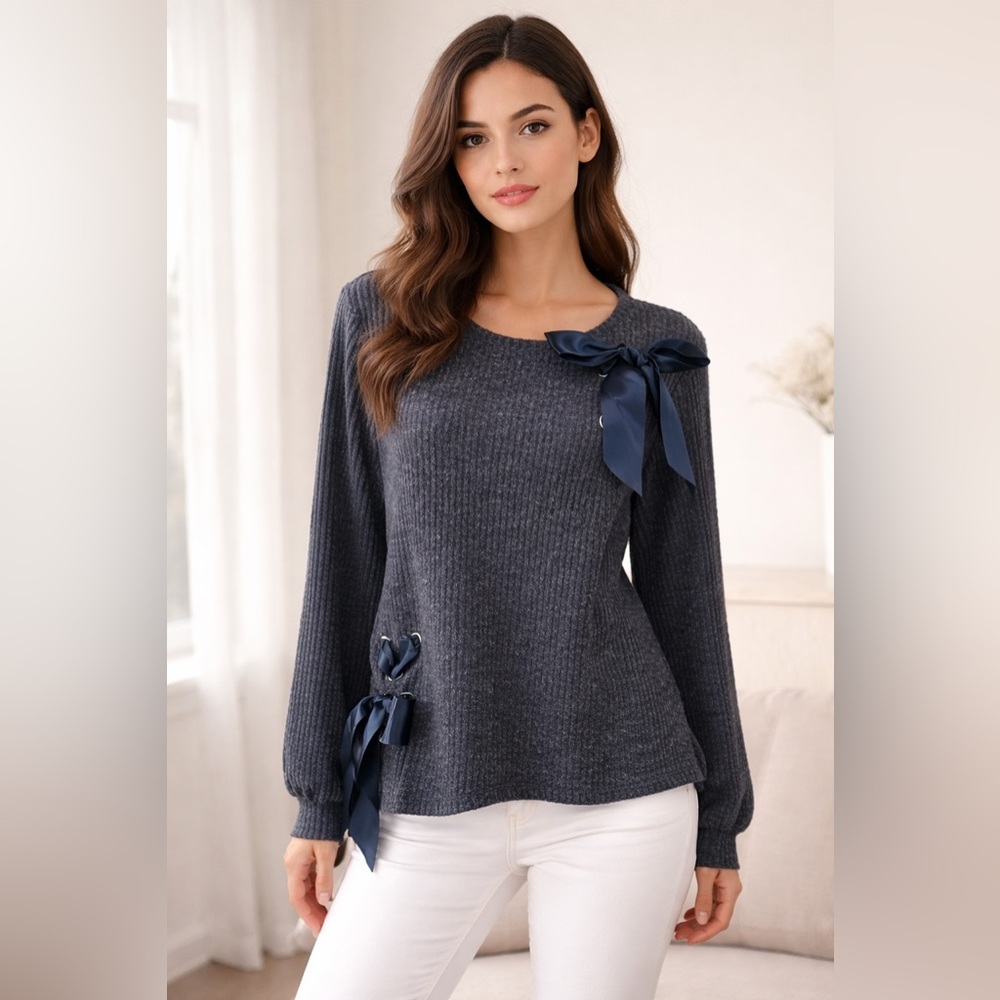 Cupio Blue Knit Top with Bows